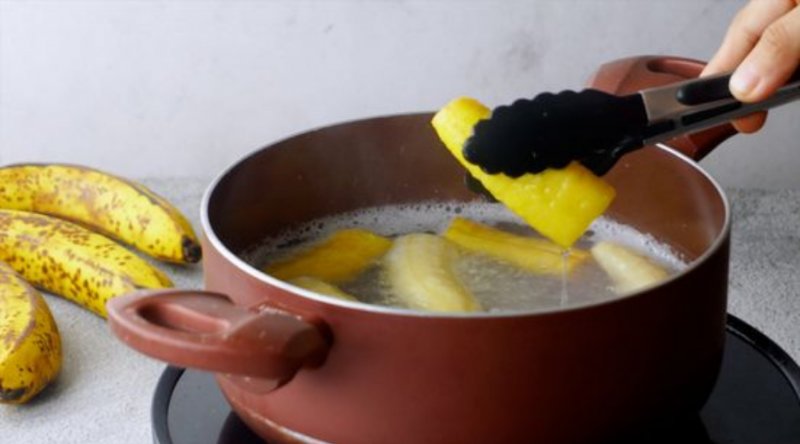 Boiling Plantains